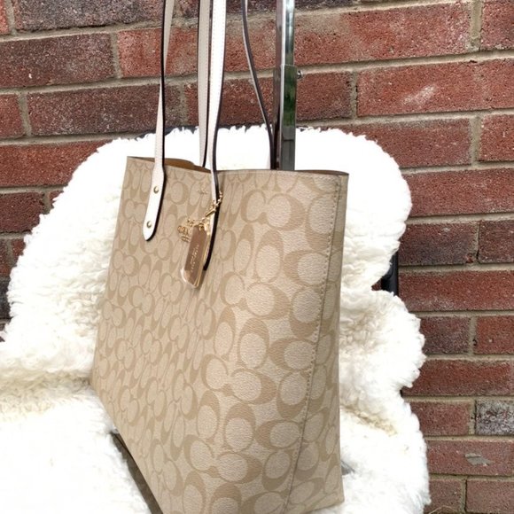 Coach Town Tote In Sig Canvas F76636 - Picture 3 of 6